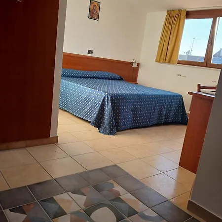 Domus Pacis בית הארחה סן ג'יואבאני רוטונדו